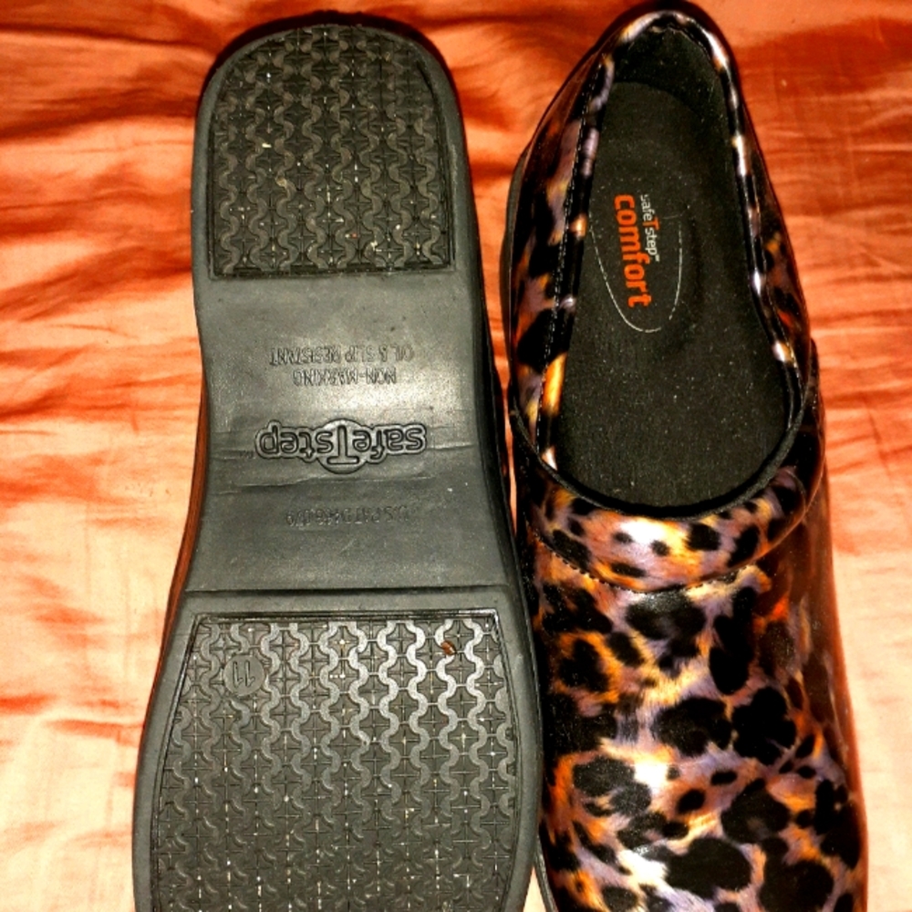 Safe step clogs